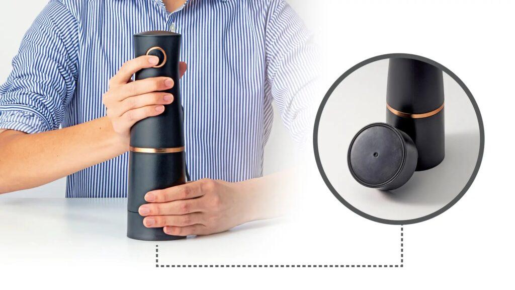 ドウシシャ 電動コーヒーミルかき氷器_底面に滑り止めリング搭載