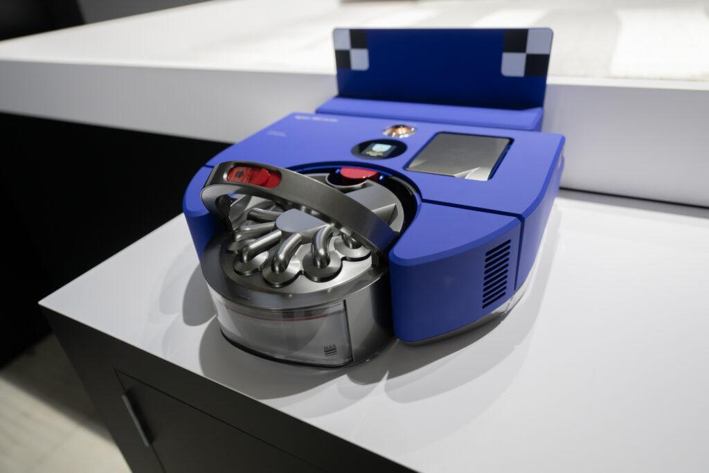 「Dyson 360 Vis Nav™ロボット掃除機」ダストカップ装着時