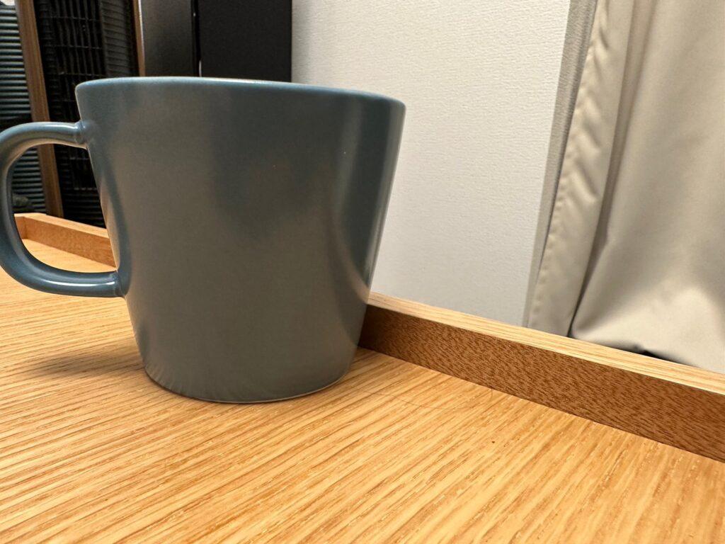 昇降テーブル12