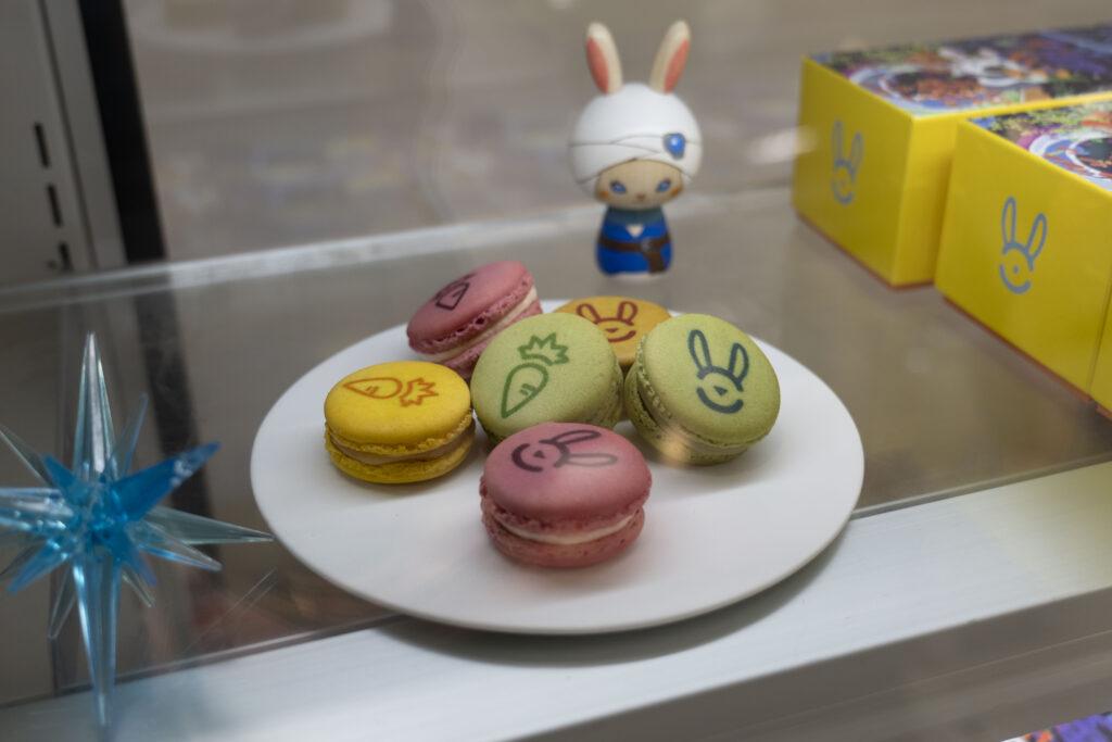 ファイナルファンタジーXIV × 伊勢丹 - A DECADE'S JOURNEY -にて発売されたPIERRE HERMÉ PARIS / マカロン6個詰合わせ ファイナルファンタジーXIV レポリット 3,780円（税込）