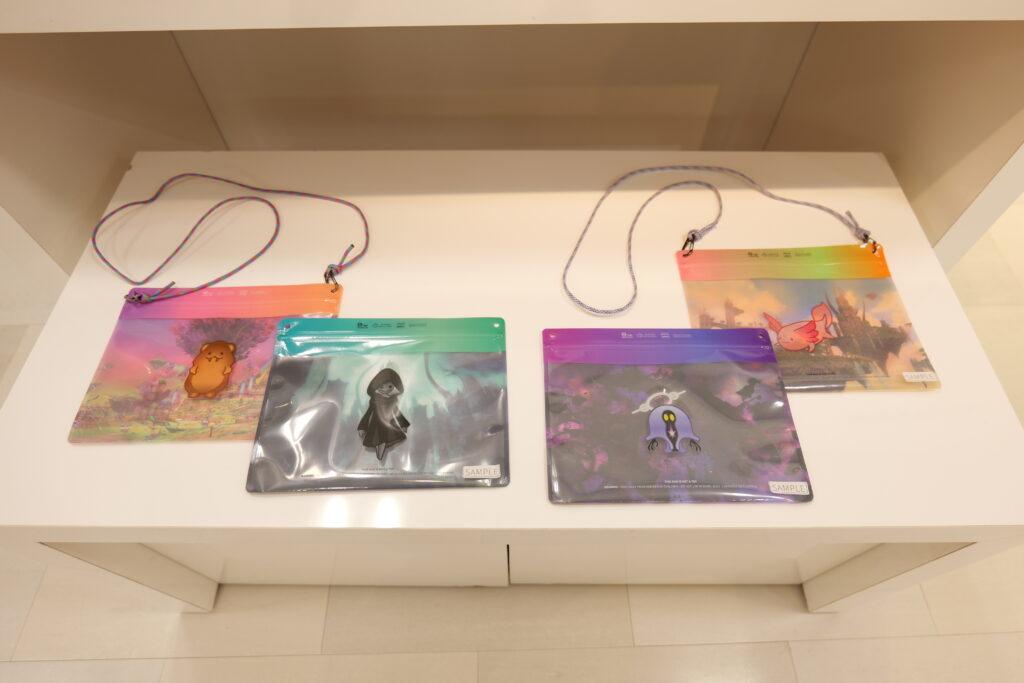ファイナルファンタジーXIV × 伊勢丹 - A DECADE'S JOURNEY -にて発売されたPake® / 漆黒のヴィランズset＜アーモロート/イル・メグ＞ 2,970円（税込）、暁月のフィナーレset＜ウルティマ・トゥーレ/エルピス＞ 2,970円（税込）