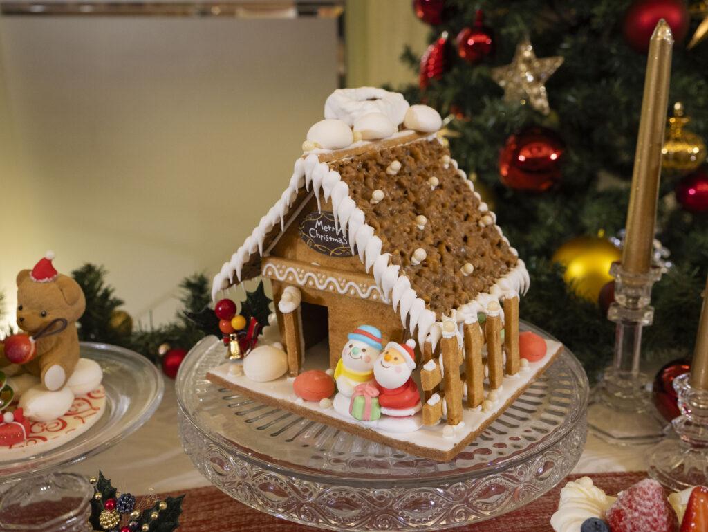 ロイヤルパークホテル クリスマスケーキ 2023 ヘキセンハウス お菓子の家