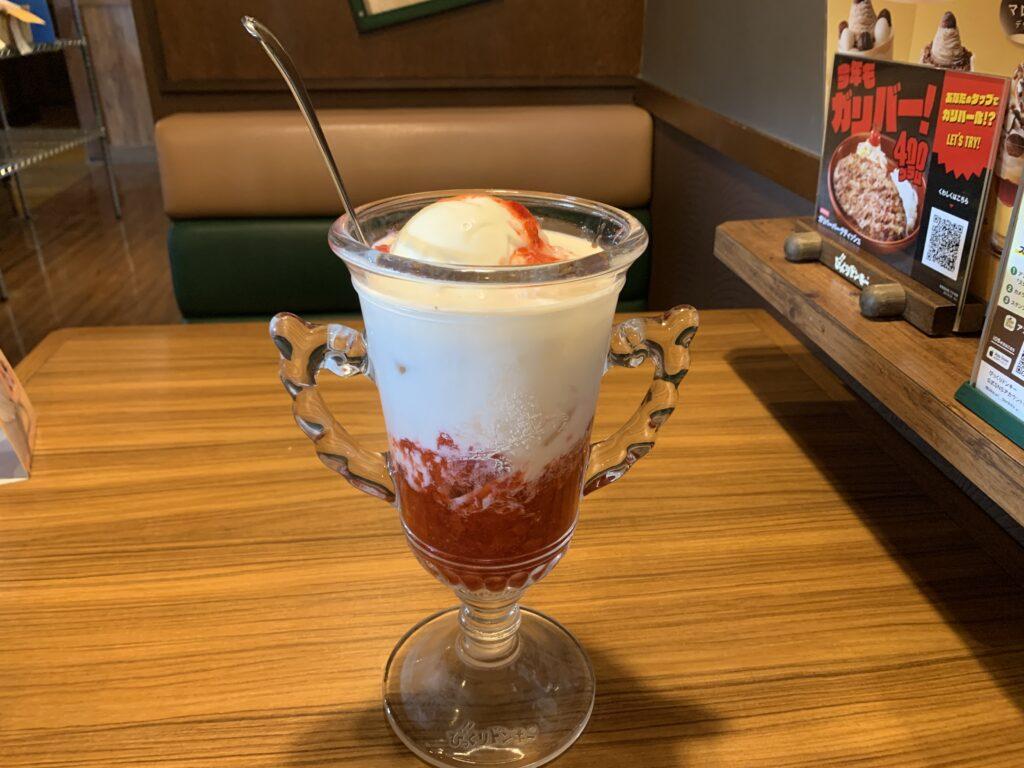 びっくりドンキー_いちごみるく3