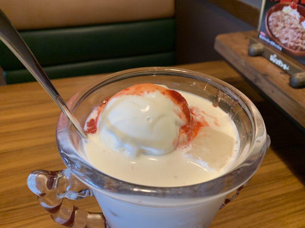 びっくりドンキー_いちごみるく4