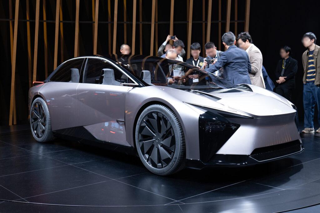 JAPAN MOBILITY SHOW 2023 レクサス LF-ZC