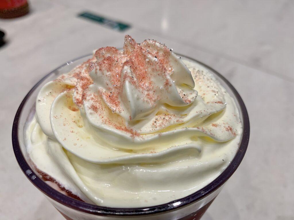 ストロベリーメリークリームフラペチーノ3