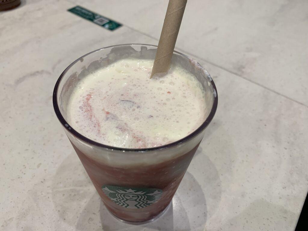 ストロベリーメリークリームフラペチーノ5