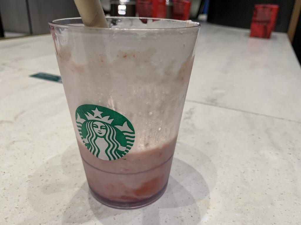 ストロベリーメリークリームフラペチーノ6