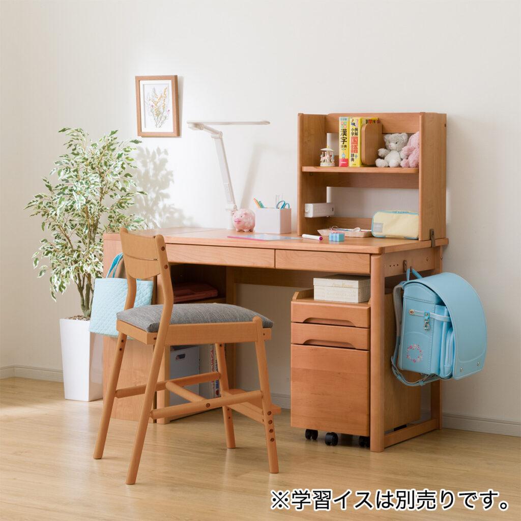 ニトリの学習机・学習イス