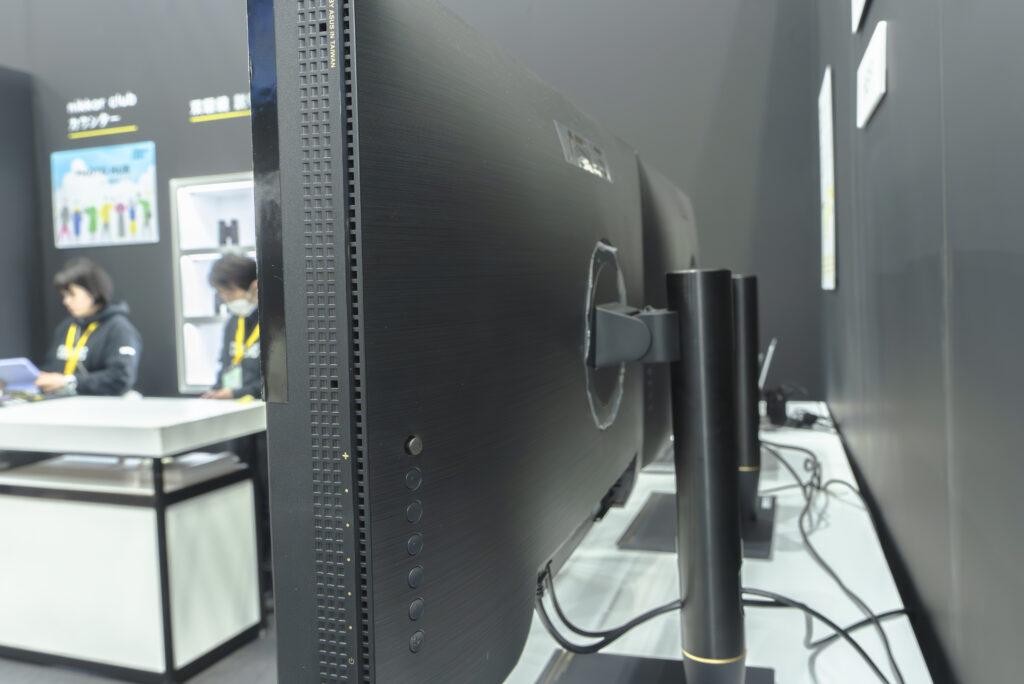 CP+ 2024:ASUSブース ニコンブースに置かれたProArt Display PA32UCX