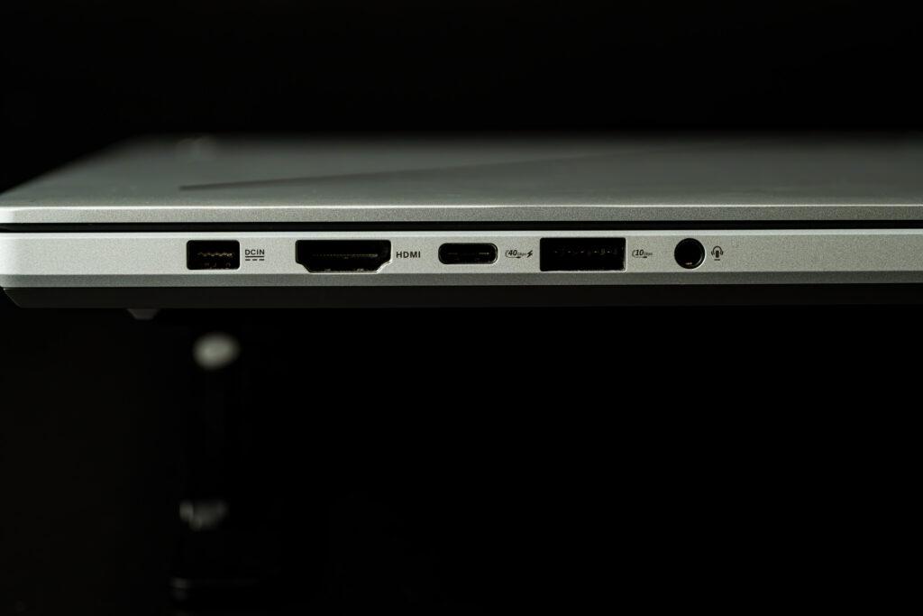 ROG-Zephyrus-G14_左側面ポート