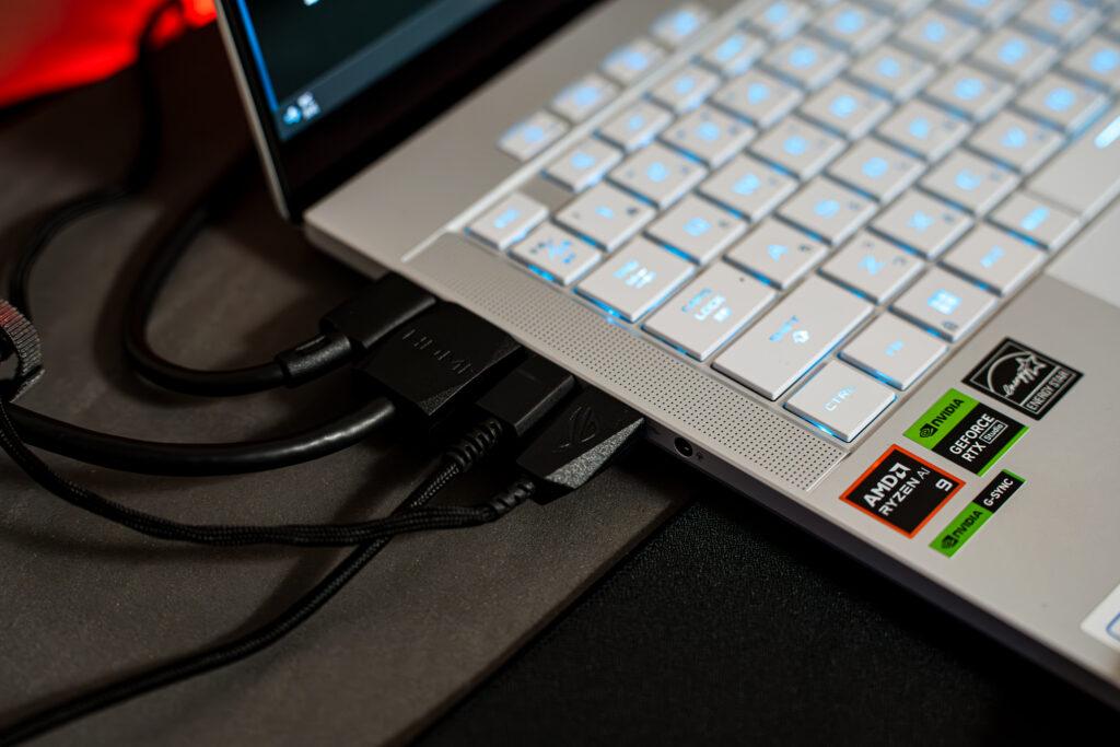 ROG-Zephyrus-G14_豊富な接続ポート