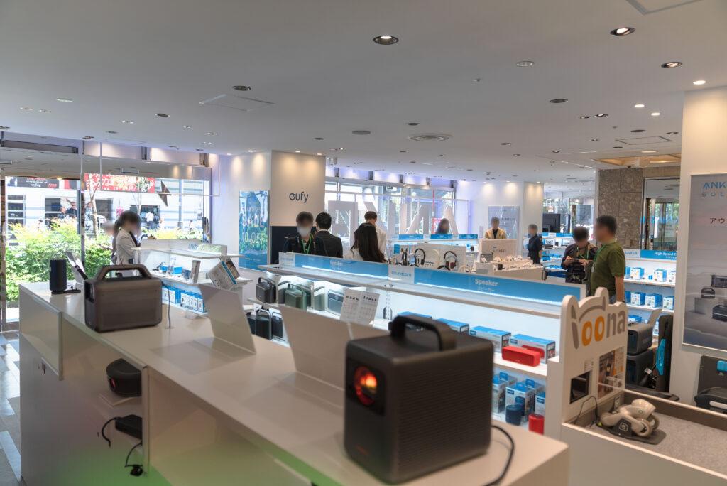 「Anker Store 銀座」の内観