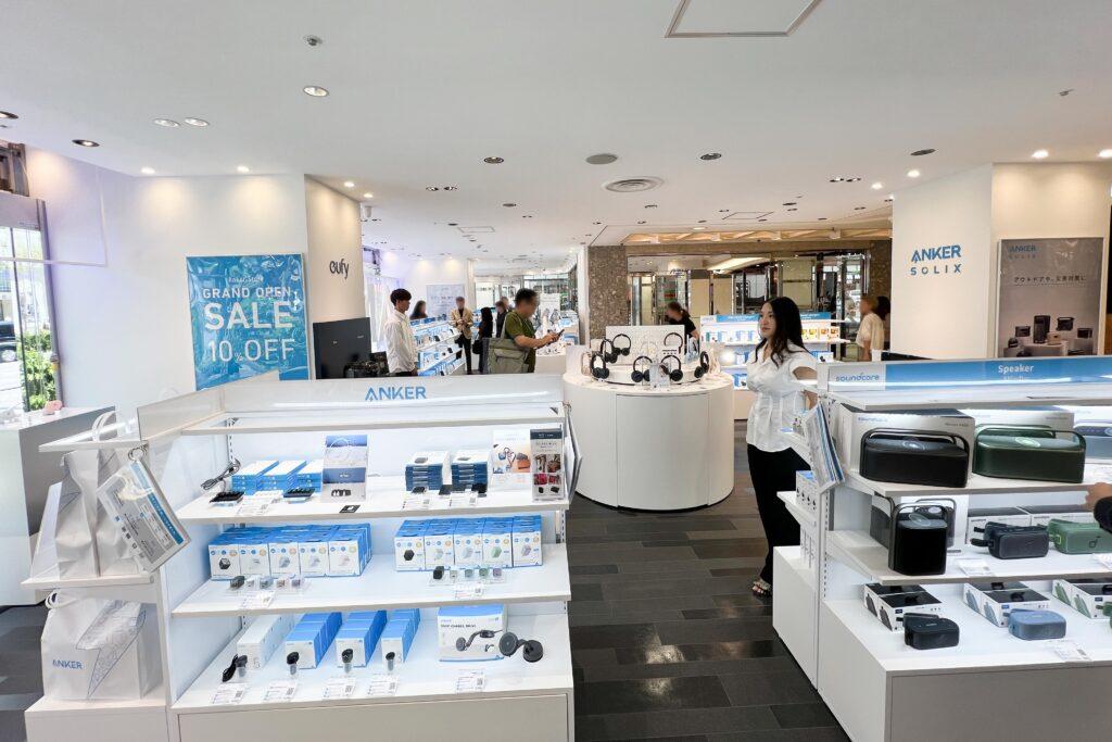 「Anker Store 銀座」の内観