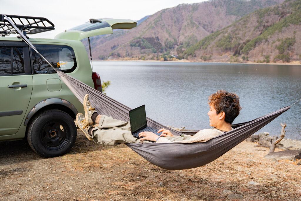 ASUS ProArt PX13_outdoor-image3