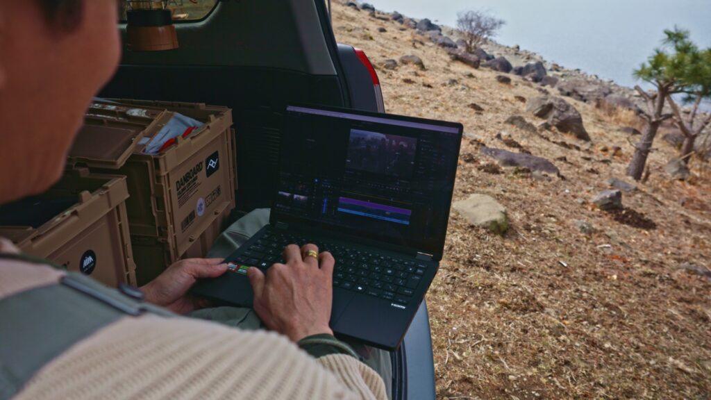 ASUS ProArt PX13_use-image2