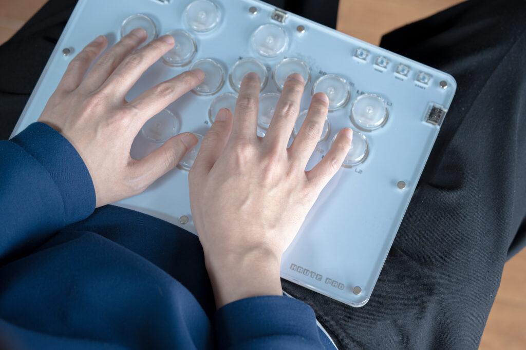 HautePad T16_finger-position