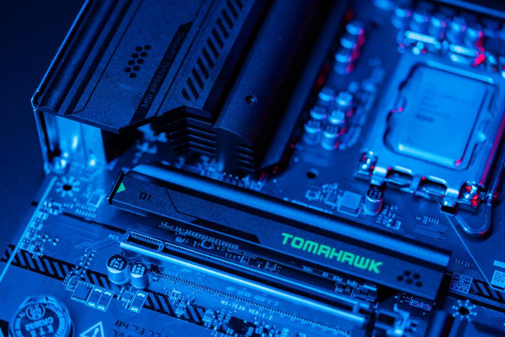 MAG B860 TOMAHAWK WIFI_SSD-slot