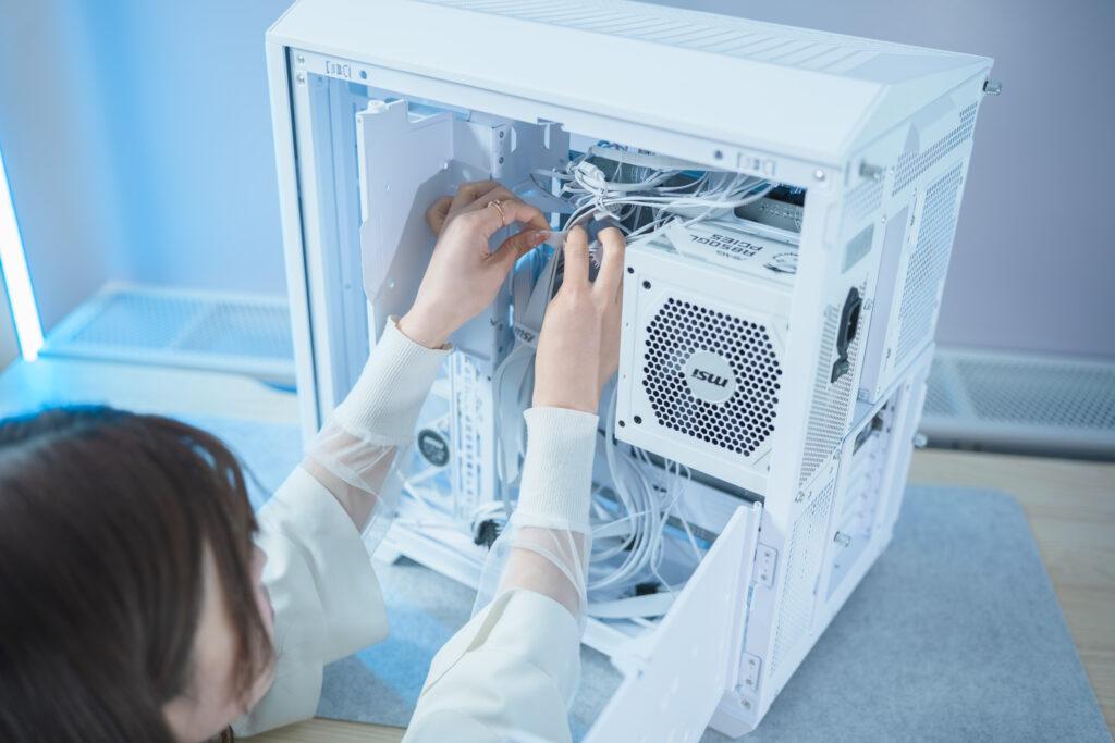 MSI-White-PC-build-with-NekotaAshu_cable-setting2