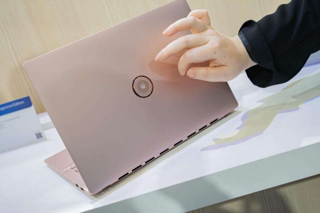 ASUS Adol 14 Air Fragranceのアロマディフューザー部分