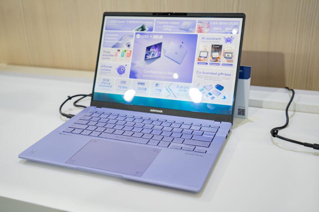 Anna SuiとのコラボモデルノートPC