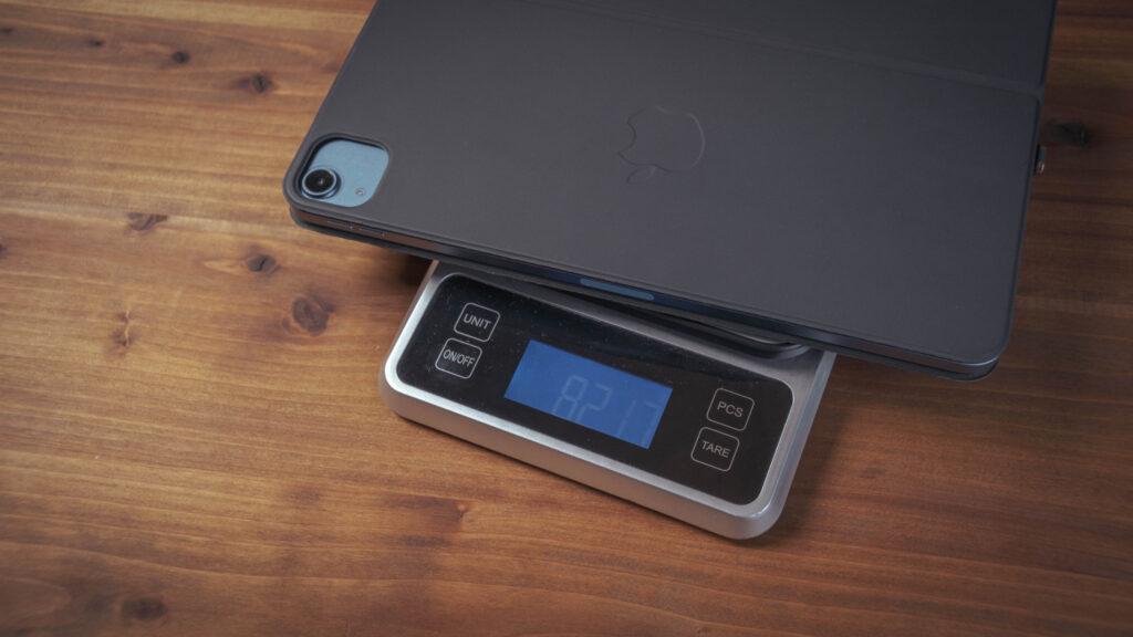 Smart Keyboard Folio込みの重さ