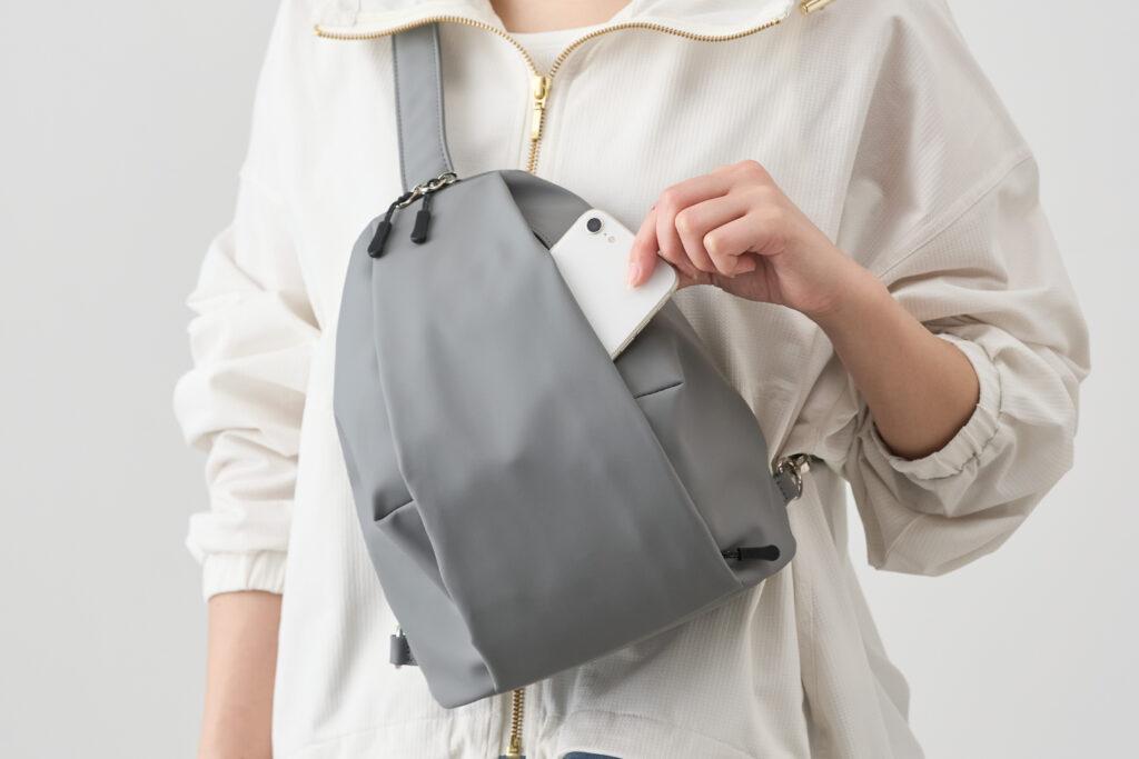 ショルダーバッグの使用イメージ
