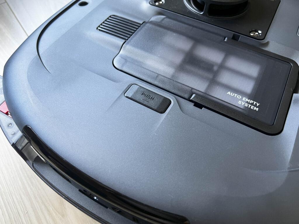 「Eufy Robot Vacuum Omni E25」の汚水タンクは天面側のPUSHボタンで脱着可能に
