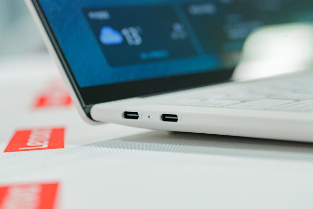 Yoga Slim 7i_04