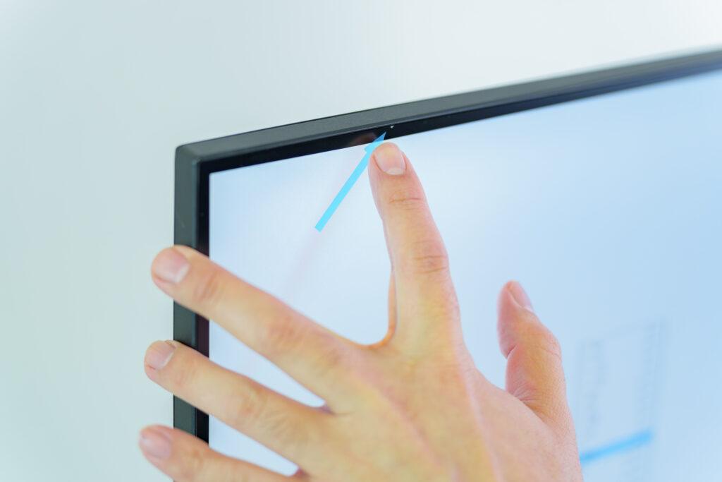 液晶チェックの様子２