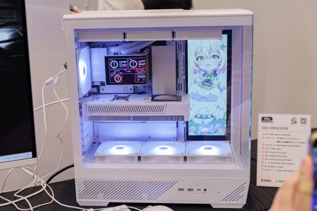 背面コネクタマザー+特殊なコネクタ配置のグラフィックスカードにより、ケース内でケーブルがほとんど露出しない