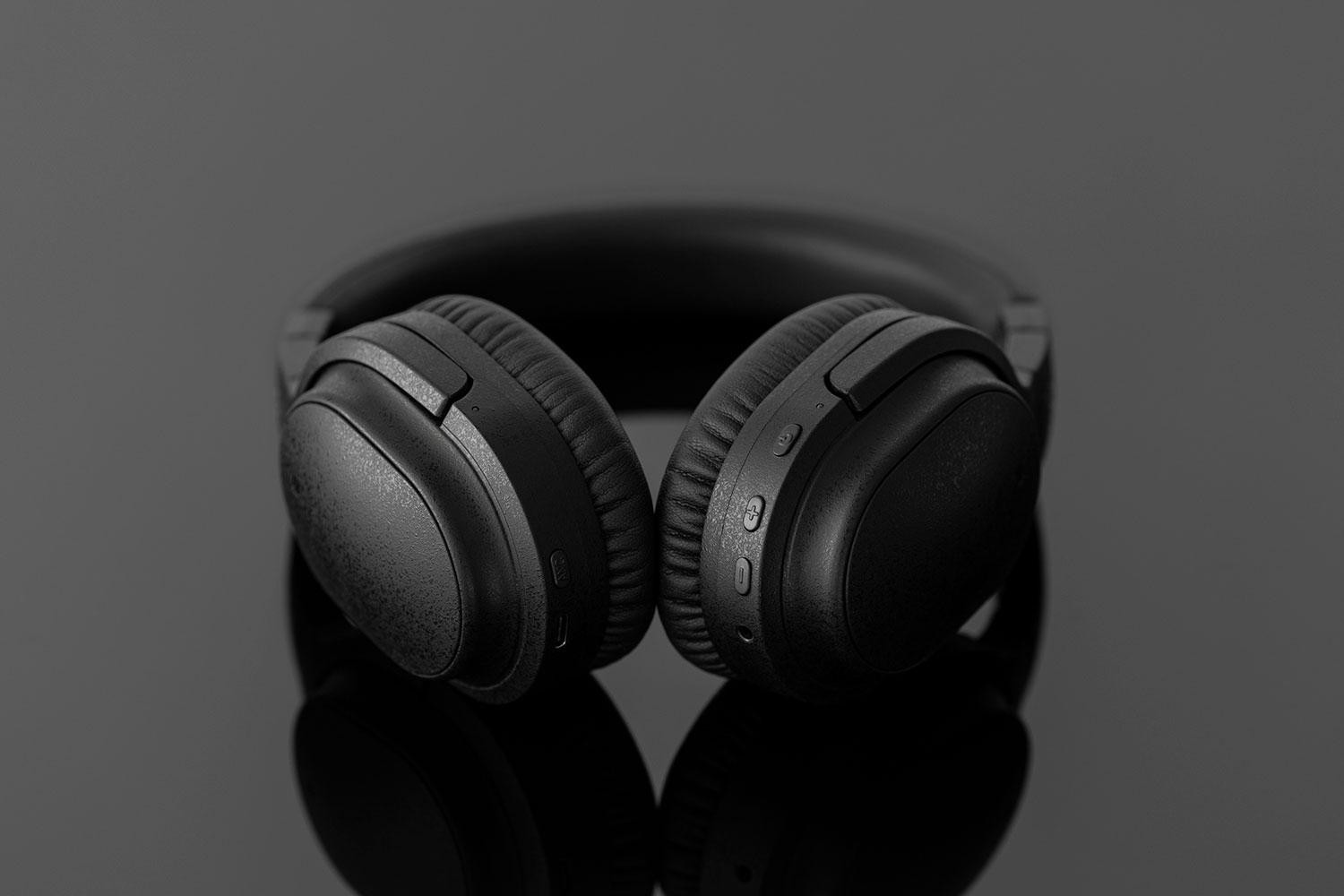 final、ハイブリッドANCヘッドホン「UX3000」が一般発売
