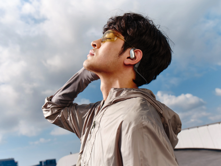 耳にフィットするOladance「OWS Sports」でトレーニング中の音楽問題を解決しよう