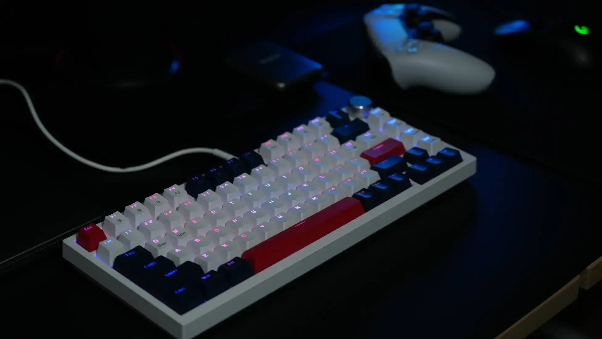 旭東エレクトロニクスからラビッドトリガー対応のゲーミングキーボード「EvoKeys 82」がMakuakeに登場。先行販売価格は14,280円から