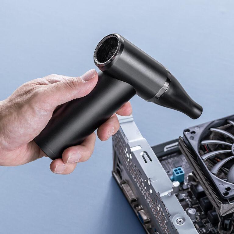 サンワサプライ、置くだけ充電できる専用スタンド付き電動エアダスター発売！最大風速27m/sの強力パワーと無段階風量調節で多用途に活躍