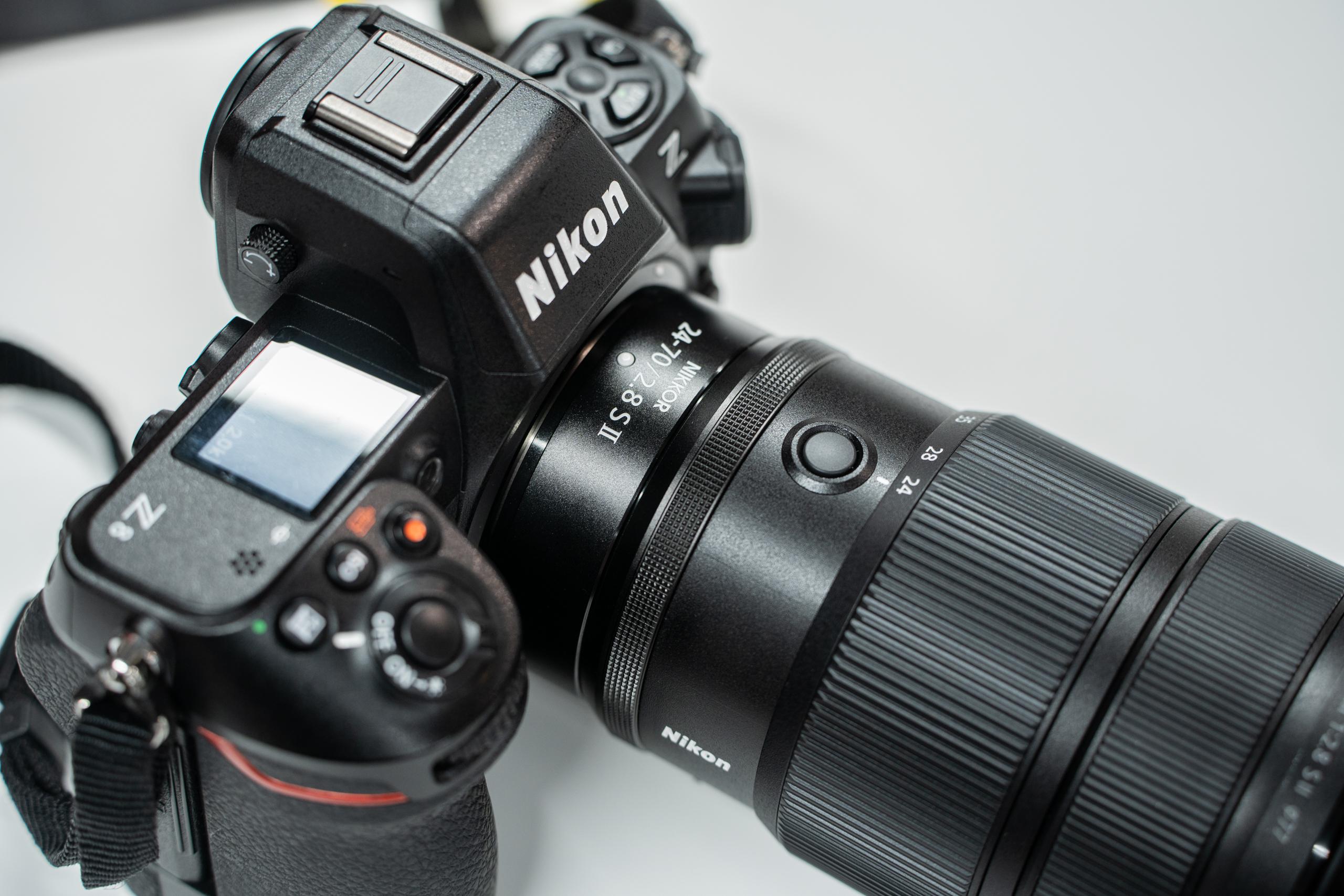 ニコンから「NIKKOR Z 24-70mm f/2.8 S II」登場。インターナルズーム採用で業界最軽量、ニコン史上最速AFを実現した高性能標準ズームレンズ。価格は371,800円。