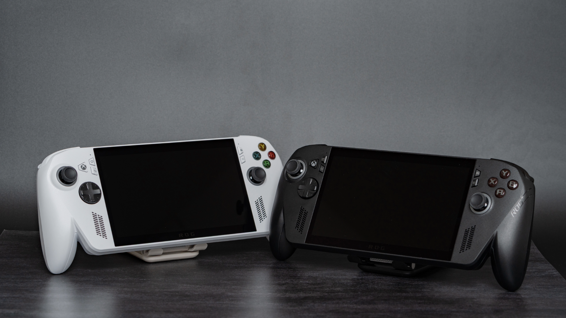 ROG Xbox Ally & Ally Xをレビュー。バッテリー持ちと性能アップを果たし、さらに遊びやすくなったハンドヘルドPC