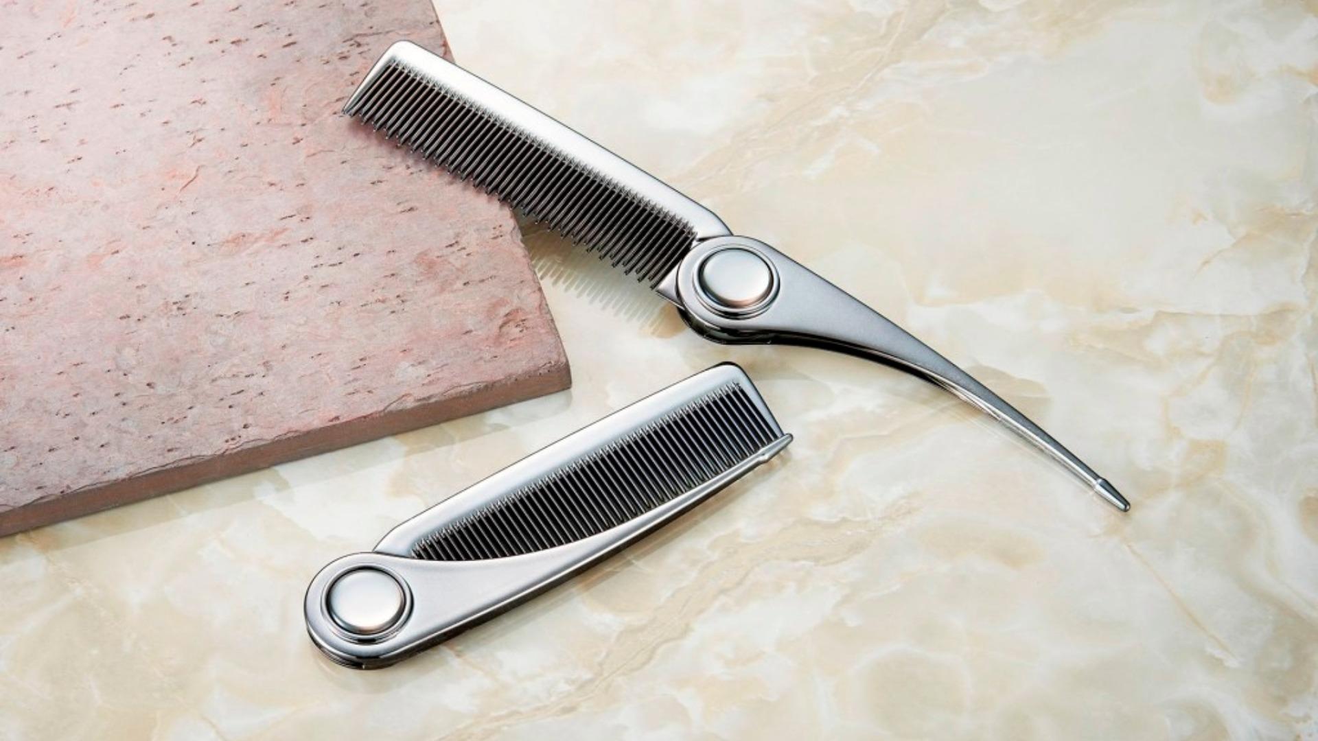 コジットから、折りたたみ式ヘアコーム新発売。持ち運びに便利なコンパクト設計で、いつでもサラツヤ髪に。