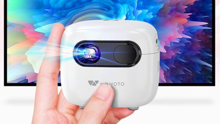 WOWOTO miniがMakuakeに登場。250gで最大120インチ投影のミニプロジェクター、Android 13搭載で6万円台から。