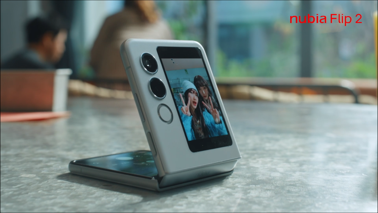 安価で実用的な折りたたみスマホ「nubia Flip 2」。1月23日にワイモバイルから発売