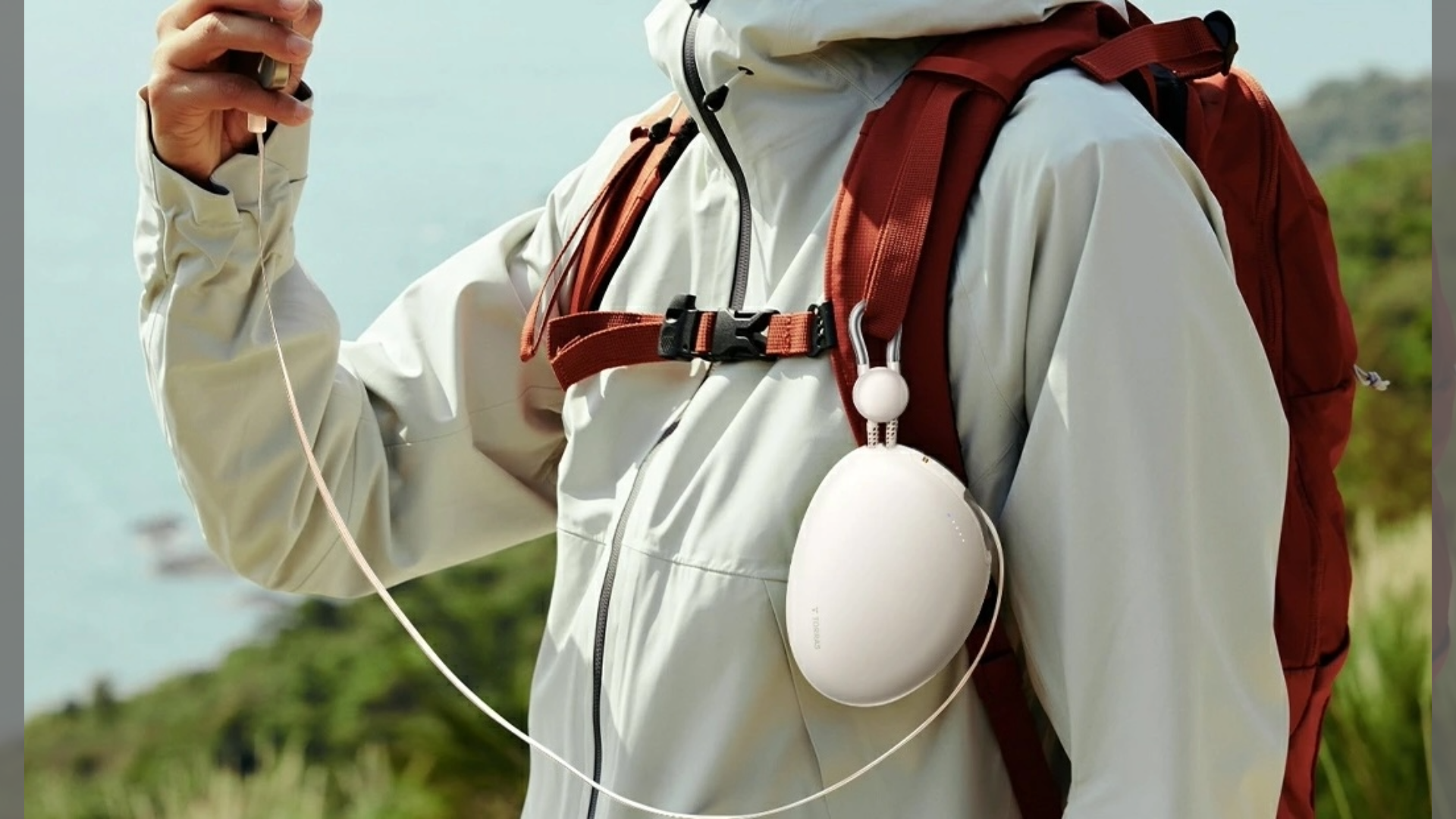 【2025年9月発売】もうケーブルは絡まない!TORRAS FlexLine Pebble、巻き取り式Type-C内蔵でスマート充電。Amazonセールで8,499円。