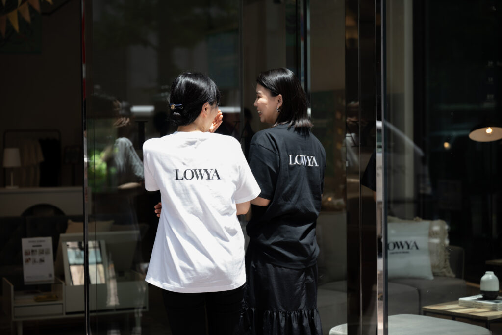 LOWYA　ブランドTシャツのカラーバリエーション