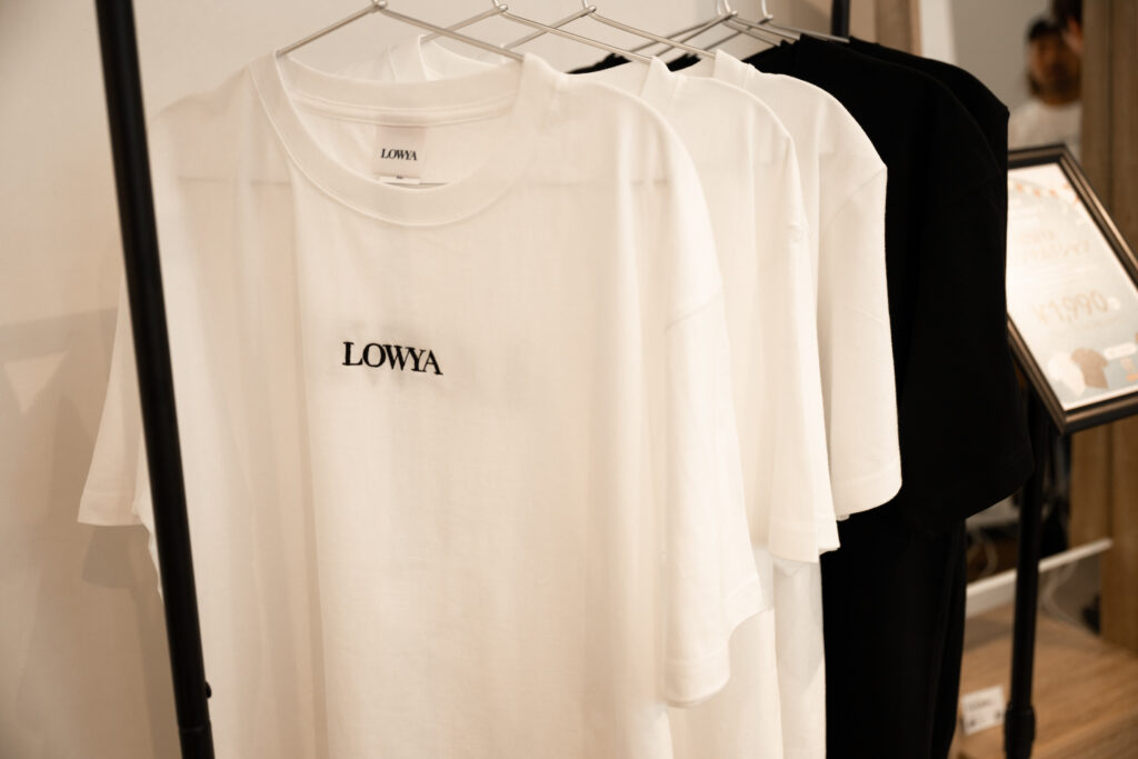 LOWYA　Tシャツアップ