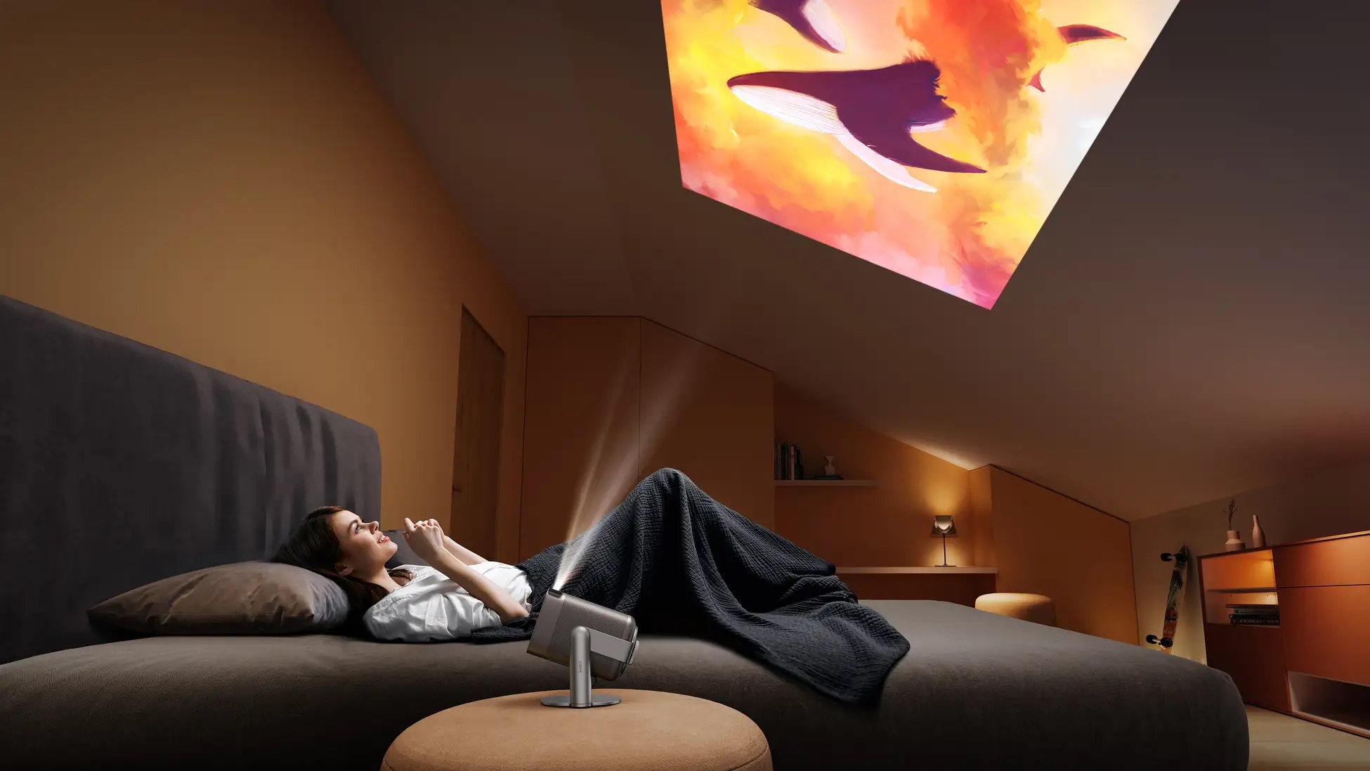 XGIMI「マルチアングル スタンド」で壁だけでなく天井にも投影が可能に 