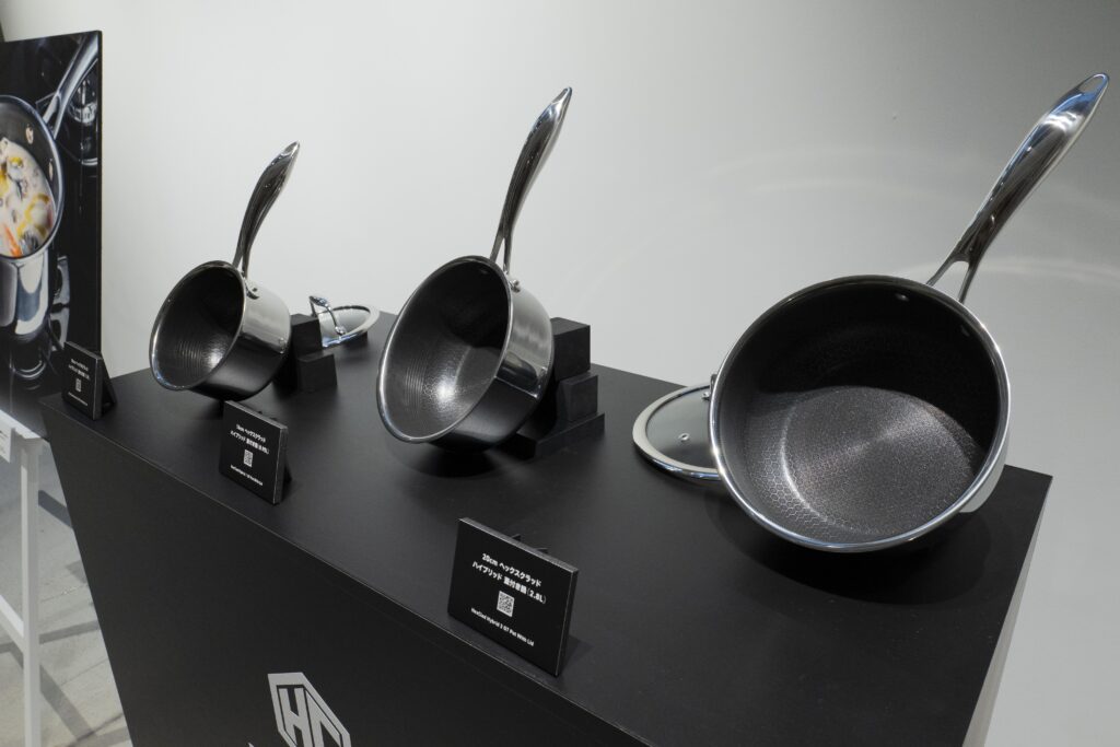 「HexClad」HYBRID PANS & DUTCH OVEN 4cm ヘックスクラッド ハイブリッド蓋付き鍋（0.95L）と18cm ヘックスクラッド ハイブリッド蓋付き鍋（1.9L）と20cm ヘックスクラッド ハイブリッド蓋付き鍋（2.8L）