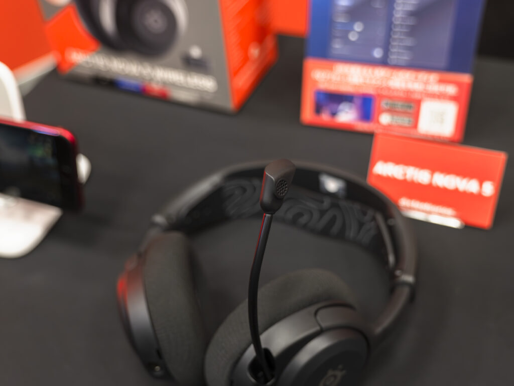 SteelSeries「Arctis Nova 5」進化したマイク