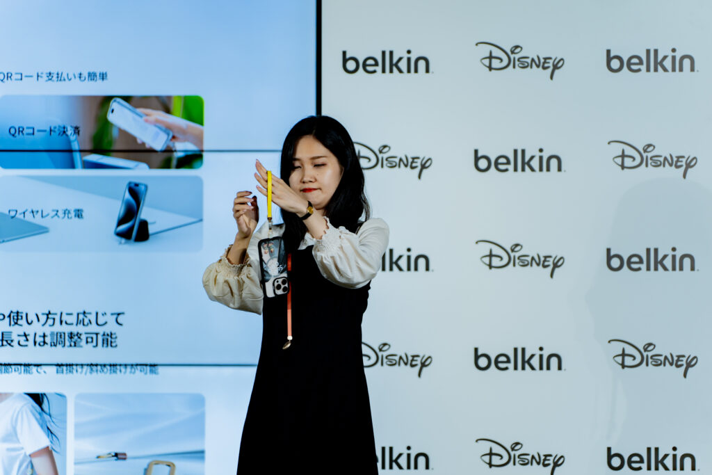 Belkin_disney-model_19