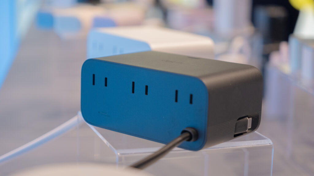 Anker-Charging-Station-7-in-1_ (1)