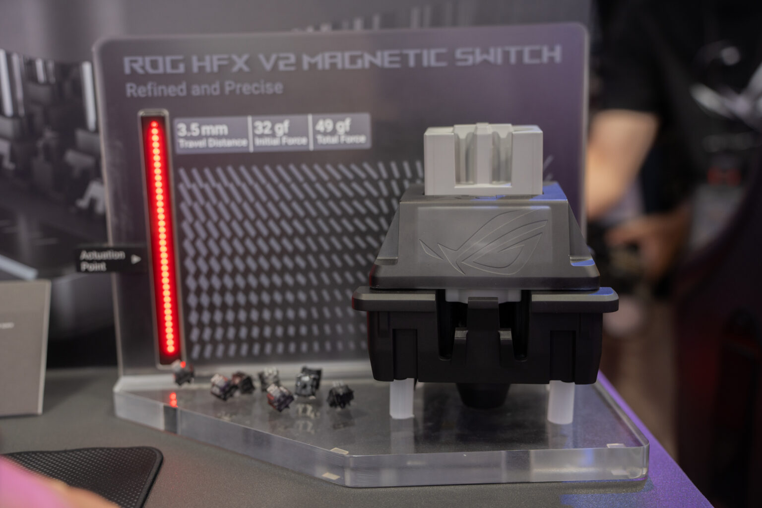 ASUSが分割キーボード「ROG Falcata gaming keyboard」を海外発表。新型の磁気式スイッチ採用でラピッドトリガー ...