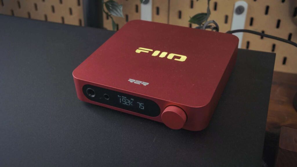 FiiO K11 R2Rを正面から撮った画像